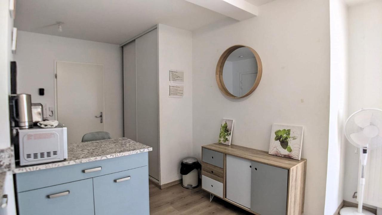 Apartment Studio 30 M2 Tout Confort - Rer A 3 Min, Acces Paris & Disneyland *